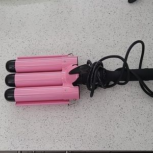 Babe waves 3 barrel waver